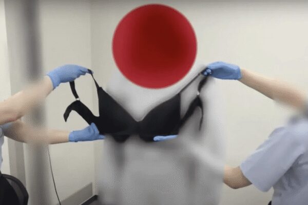 Brasileira tenta entrar no Japão com 1,4 quilo de cocaína dentro de sutiã; TV mostra prisão em flagrante