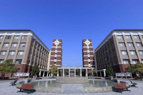 Universidade global no Japão é punida por falhas com estrangeiros