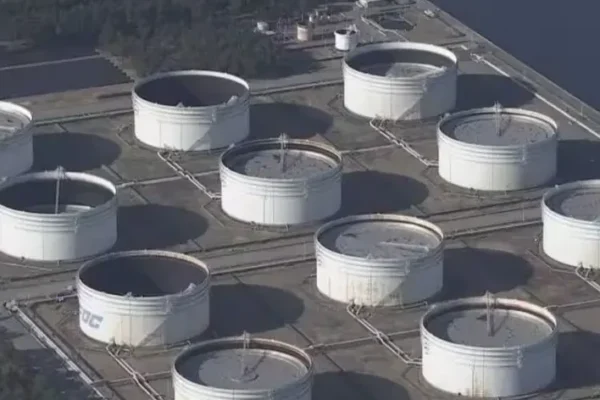 Japão abre reservas estratégicas de petróleo