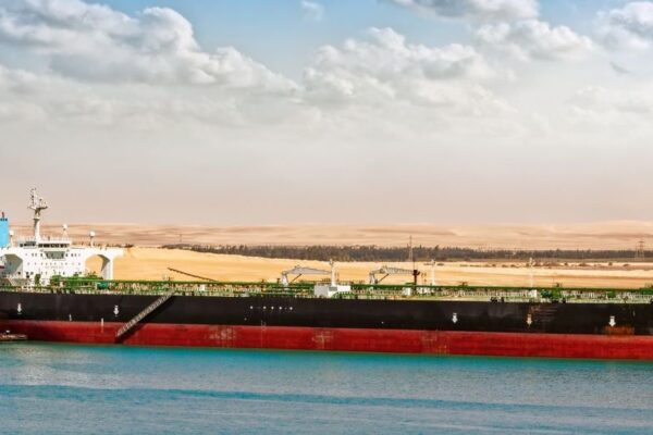 🛢️ Mais um navio japonês cruza o Estreito Hormuz em meio à crise global🛢️