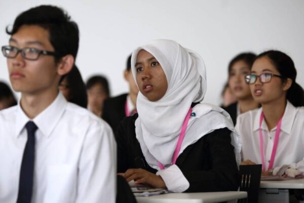 Japão Lotado de Estudantes