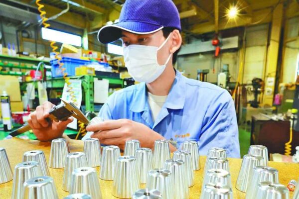 Sinos contra a ameaça de ursos no Japão