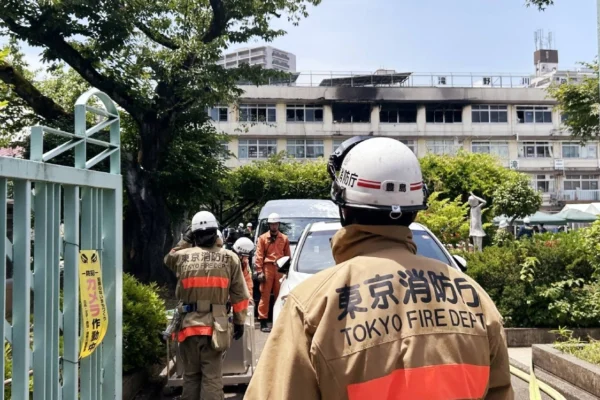 Pânico na Escola – Incêndio deixa 11 feridos em Tóquio