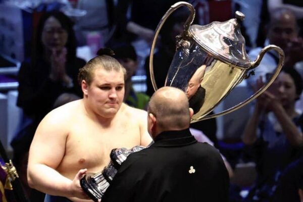 Ucraniano vira lenda em Nagoya