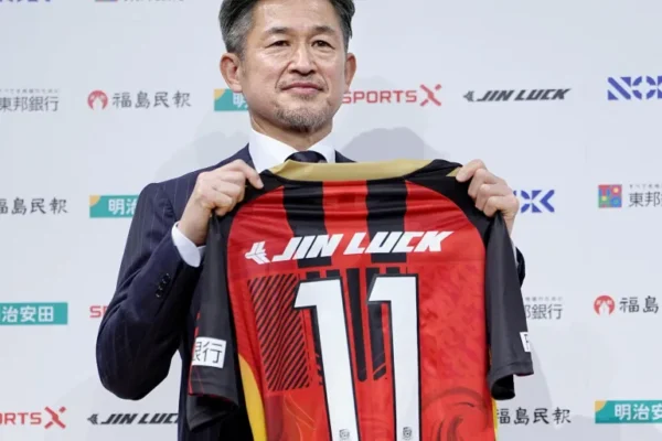 Kazu é Imortal e continua marcando aos 59 anos
